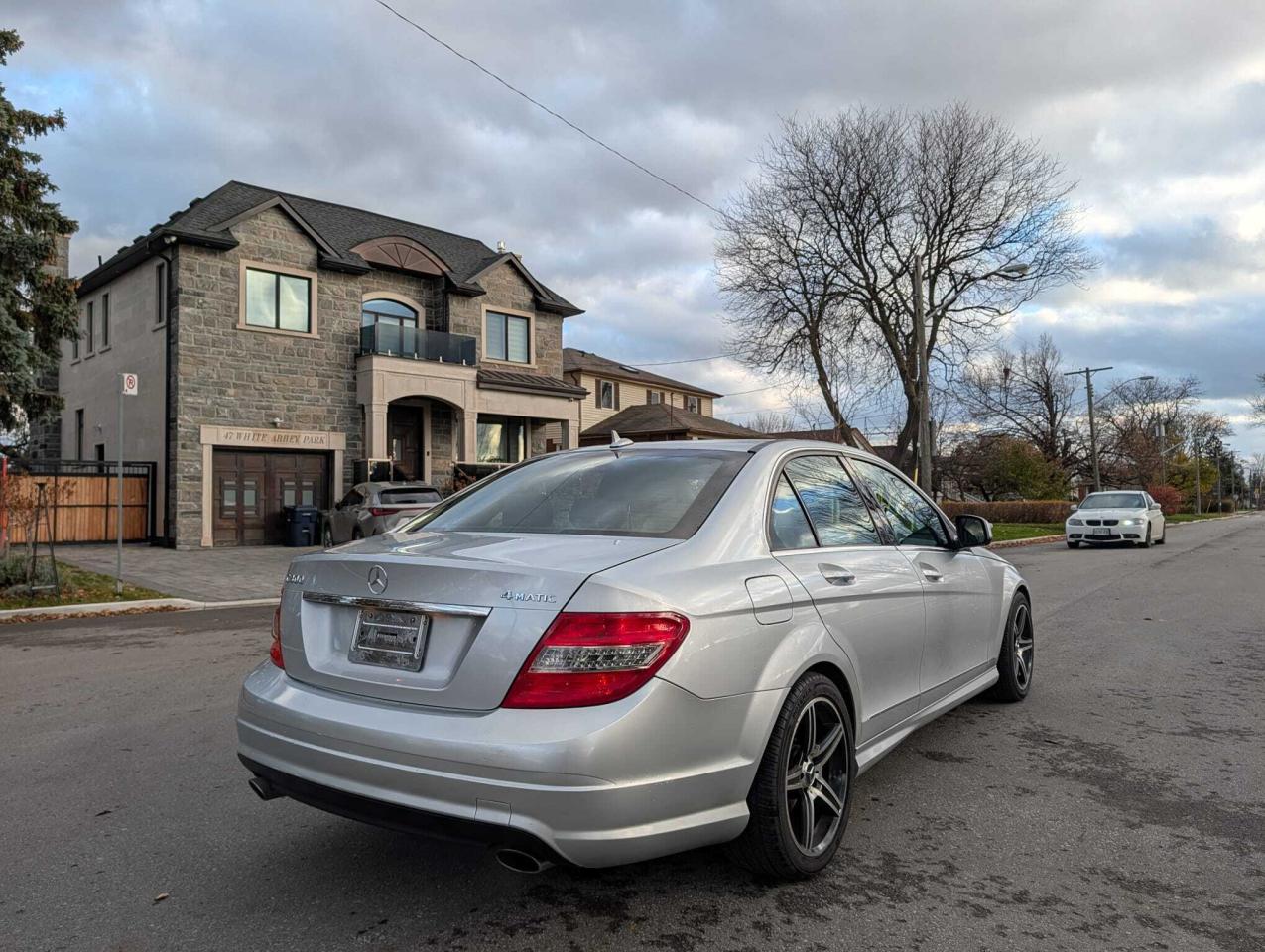 2008 Mercedes-Benz C-Class 4dr Sdn 3.0L 4MATIC Photo4