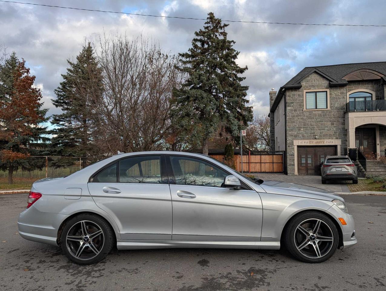2008 Mercedes-Benz C-Class 4dr Sdn 3.0L 4MATIC Photo3
