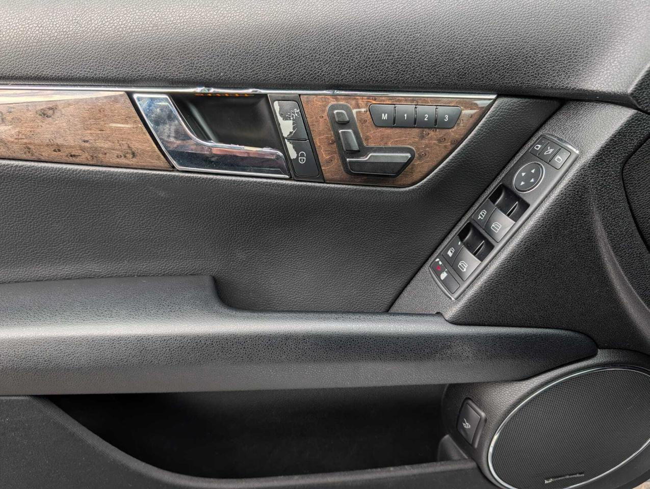 2008 Mercedes-Benz C-Class 4dr Sdn 3.0L 4MATIC Photo