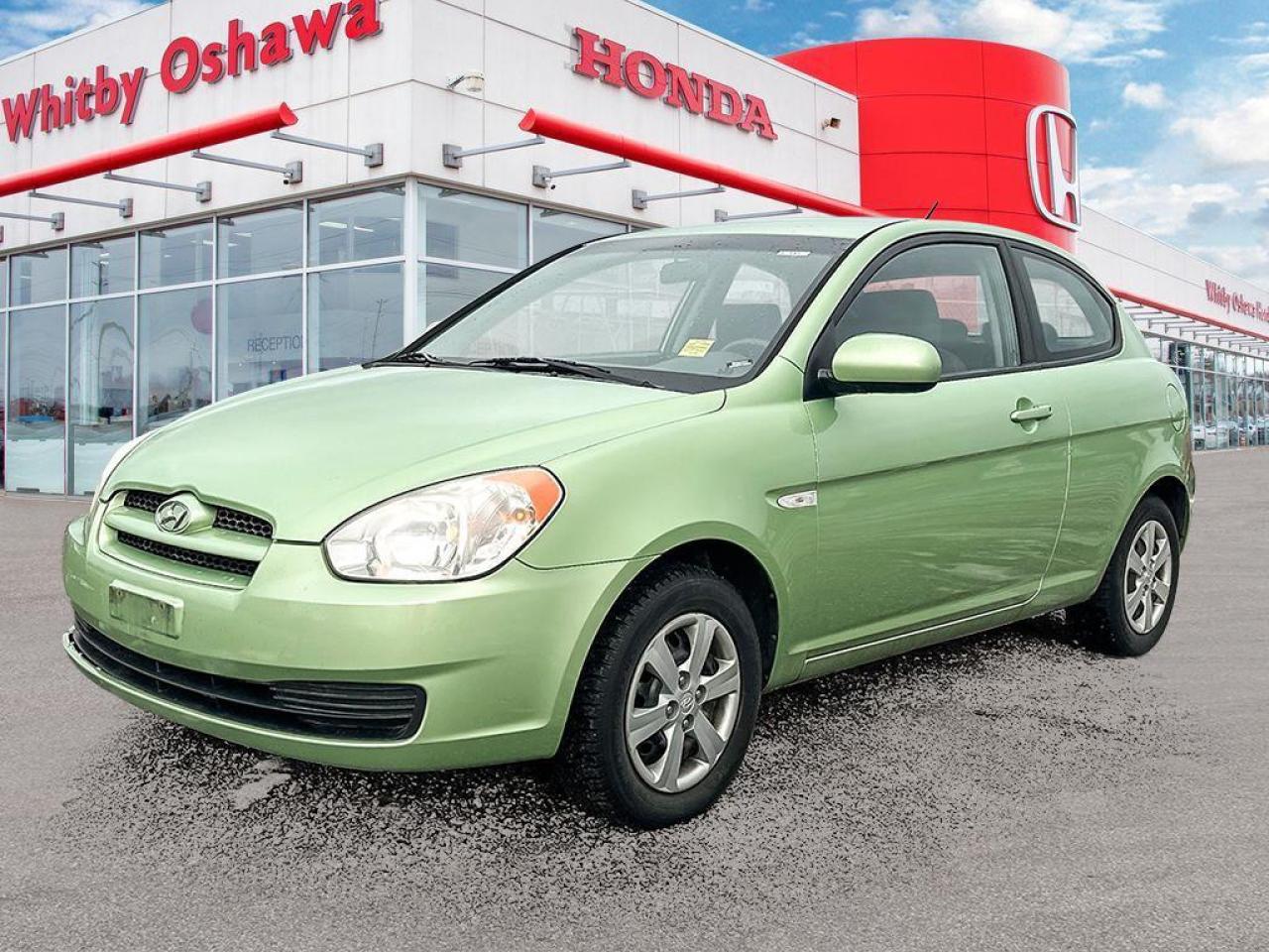 2010 Hyundai Accent GL Photo