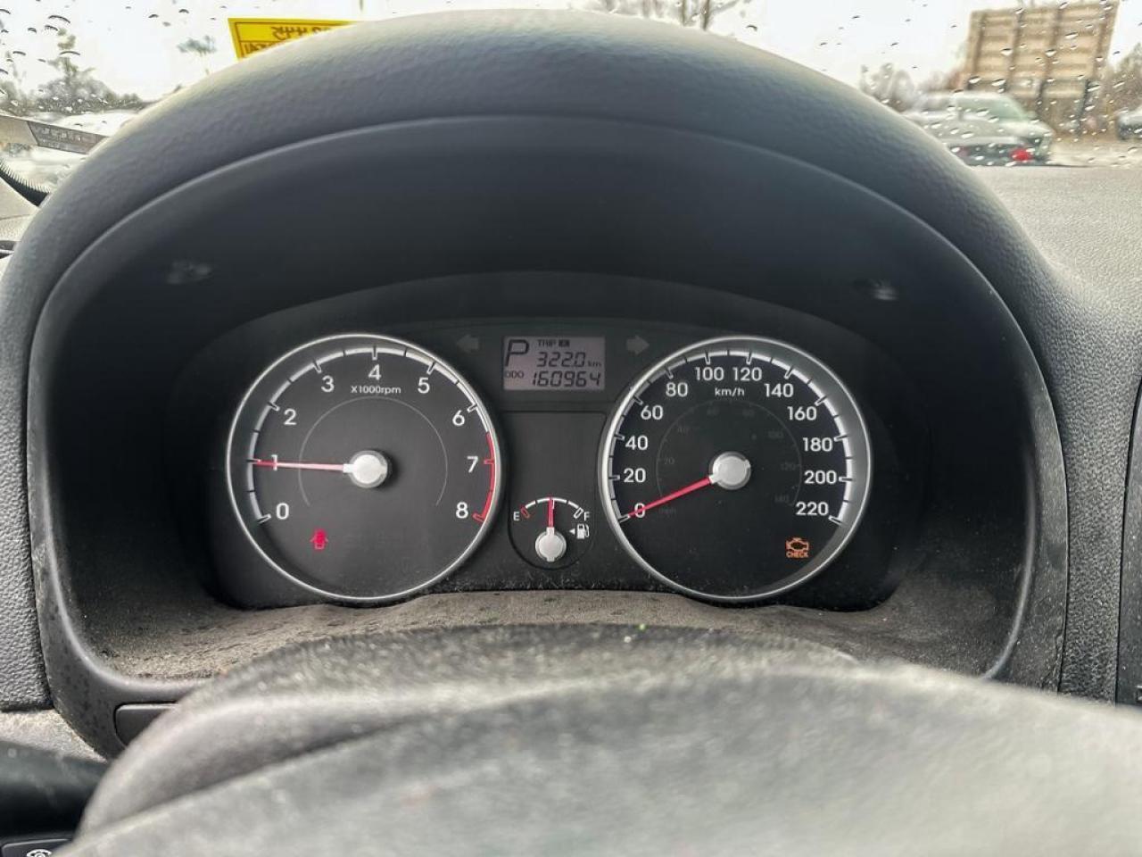 2010 Hyundai Accent GL Photo