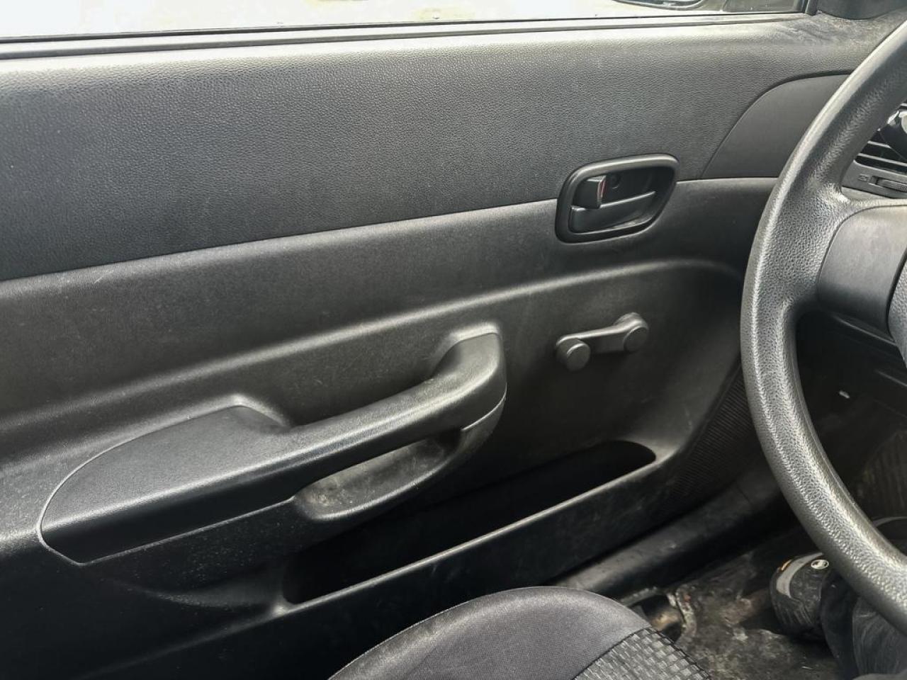 2010 Hyundai Accent GL Photo