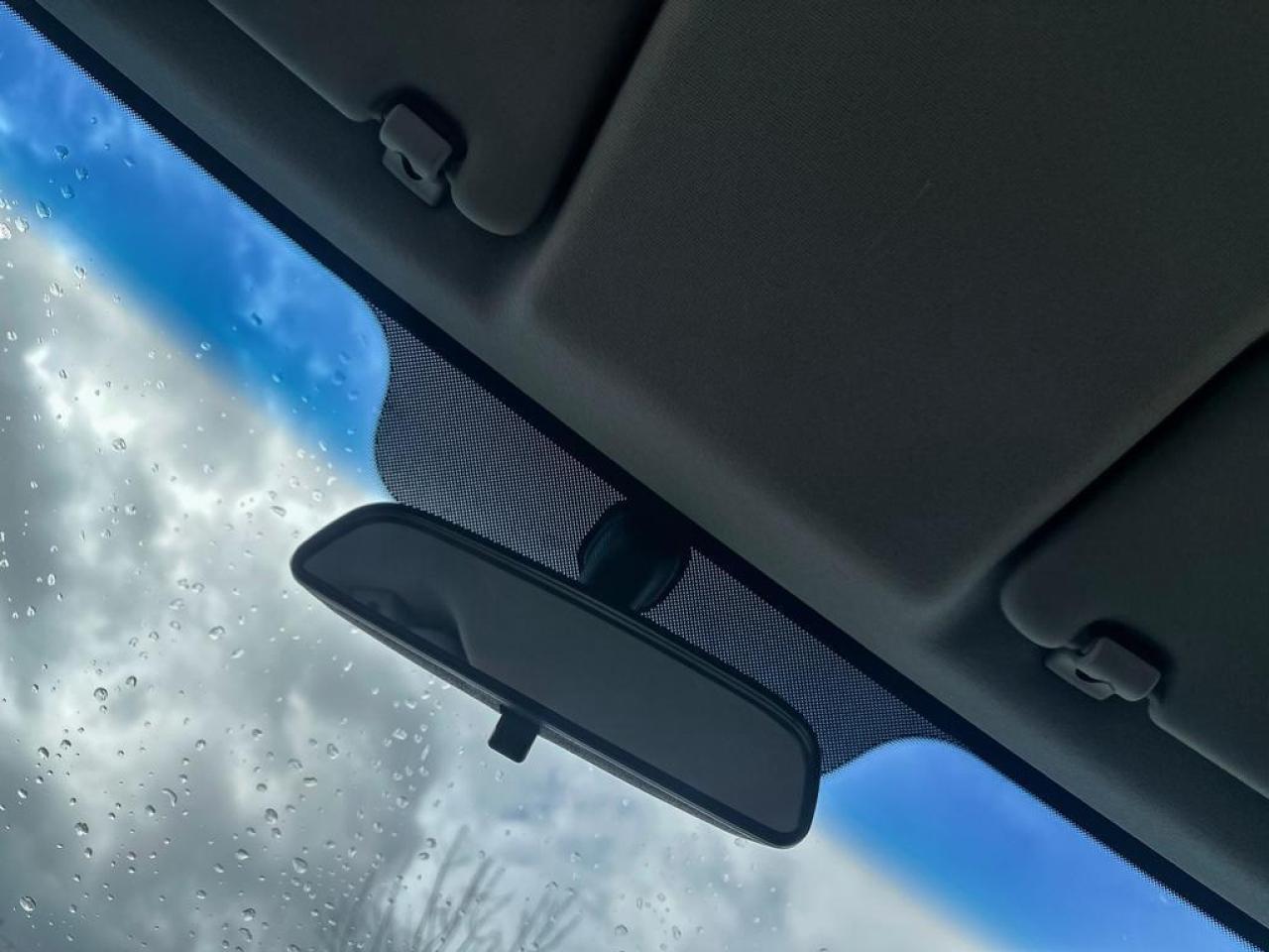 2010 Hyundai Accent GL Photo