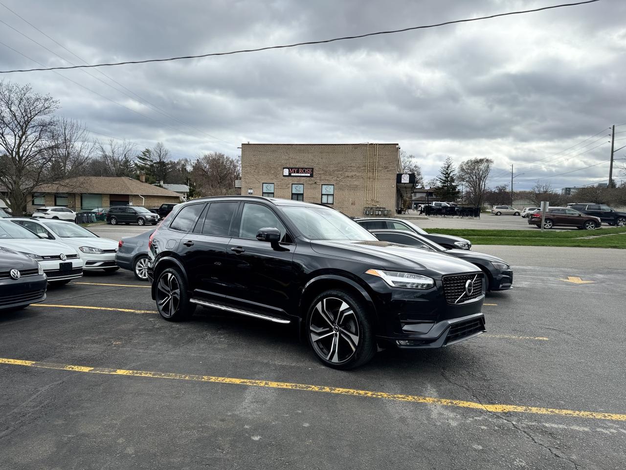 2021 Volvo XC90 T6 AWD R-Design 7-Seater Photo3