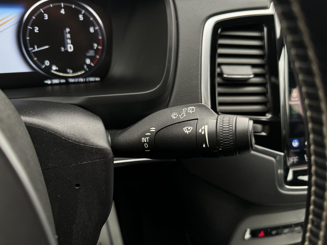 2021 Volvo XC90 T6 AWD R-Design 7-Seater Photo