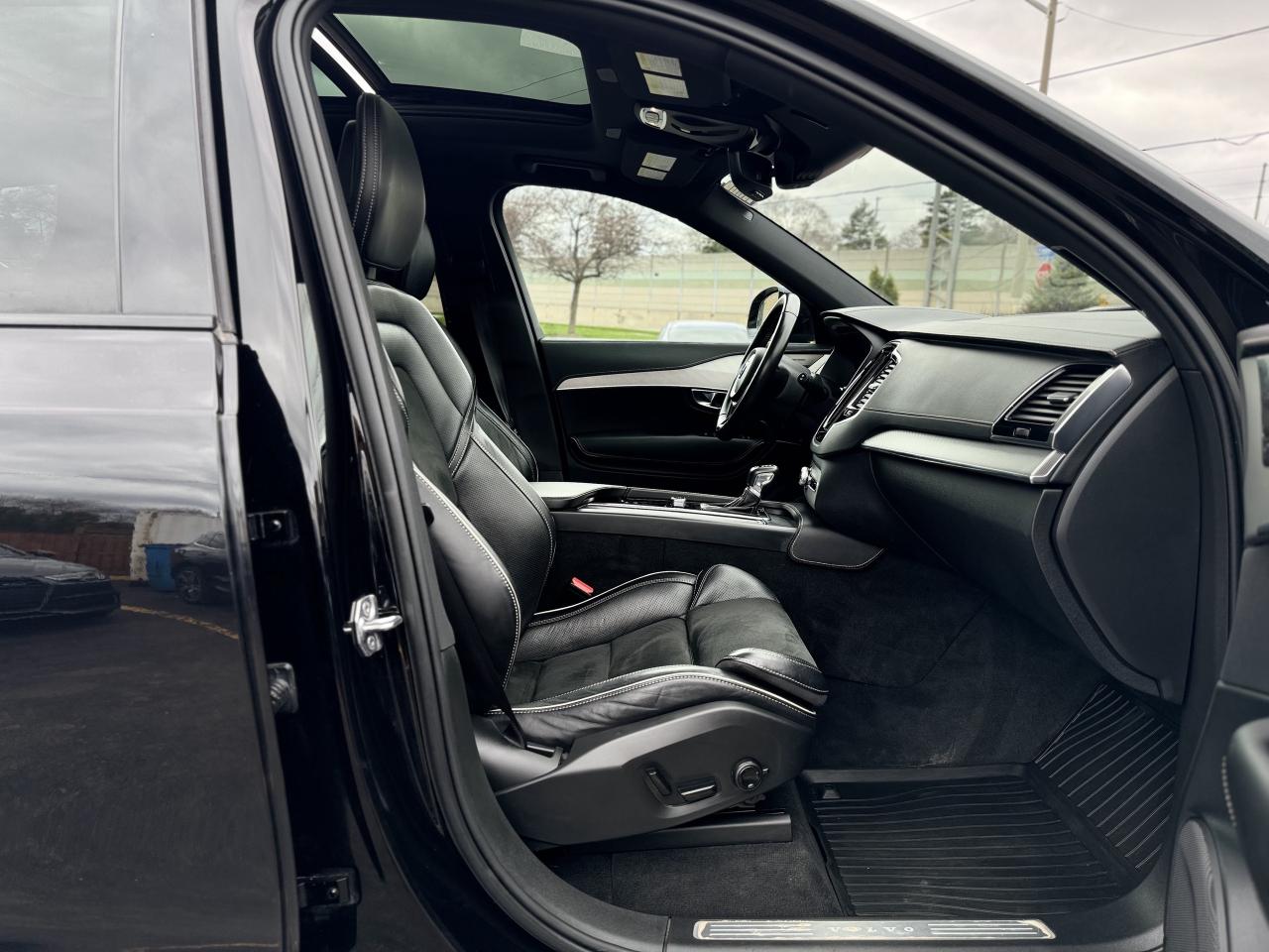 2021 Volvo XC90 T6 AWD R-Design 7-Seater Photo