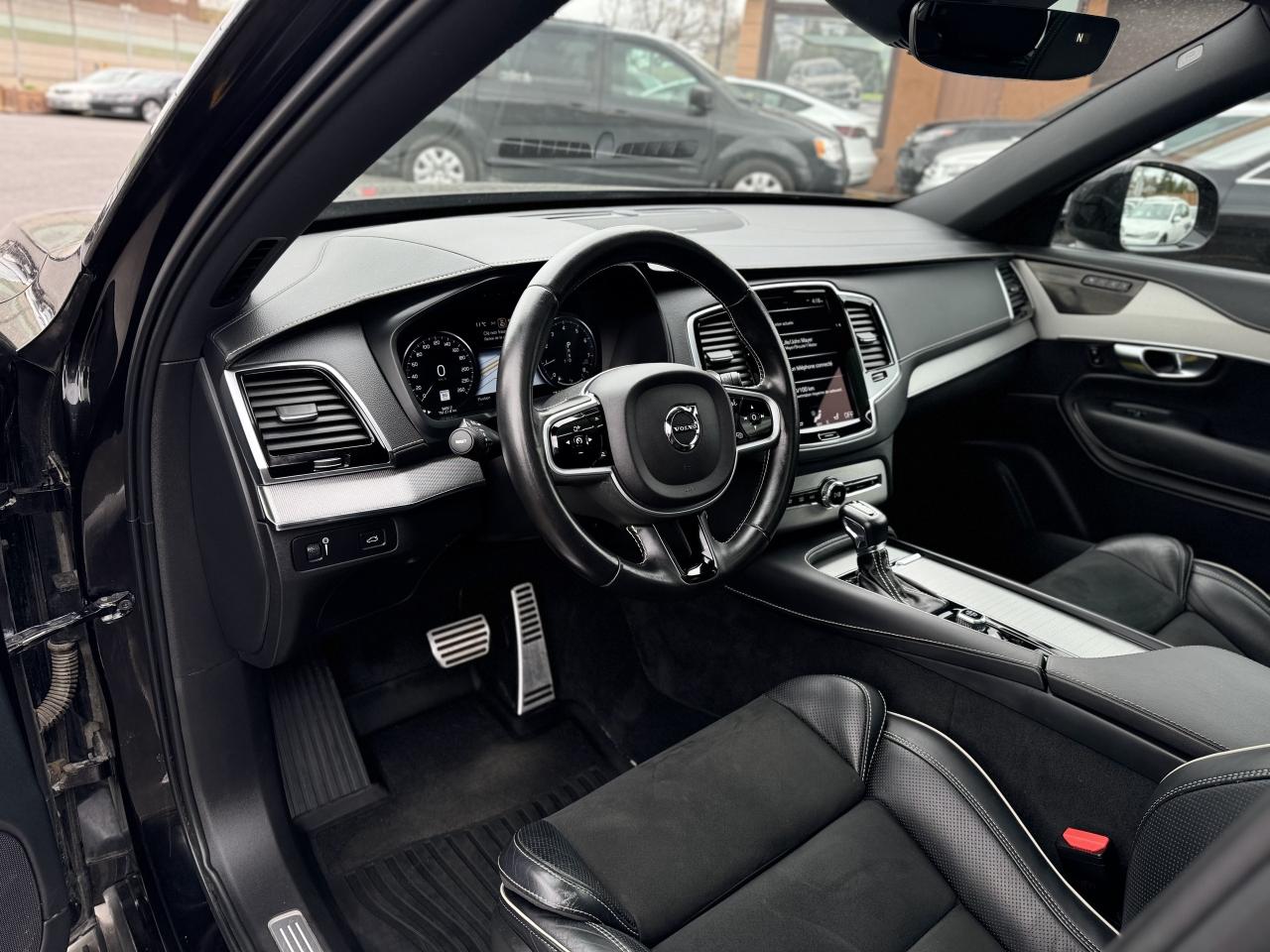 2021 Volvo XC90 T6 AWD R-Design 7-Seater Photo