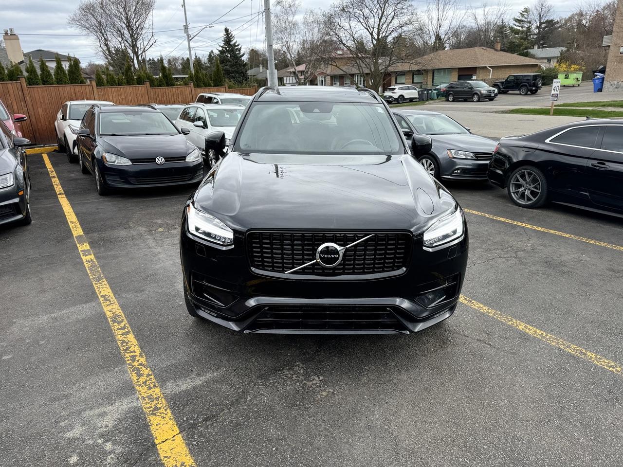 2021 Volvo XC90 T6 AWD R-Design 7-Seater Photo