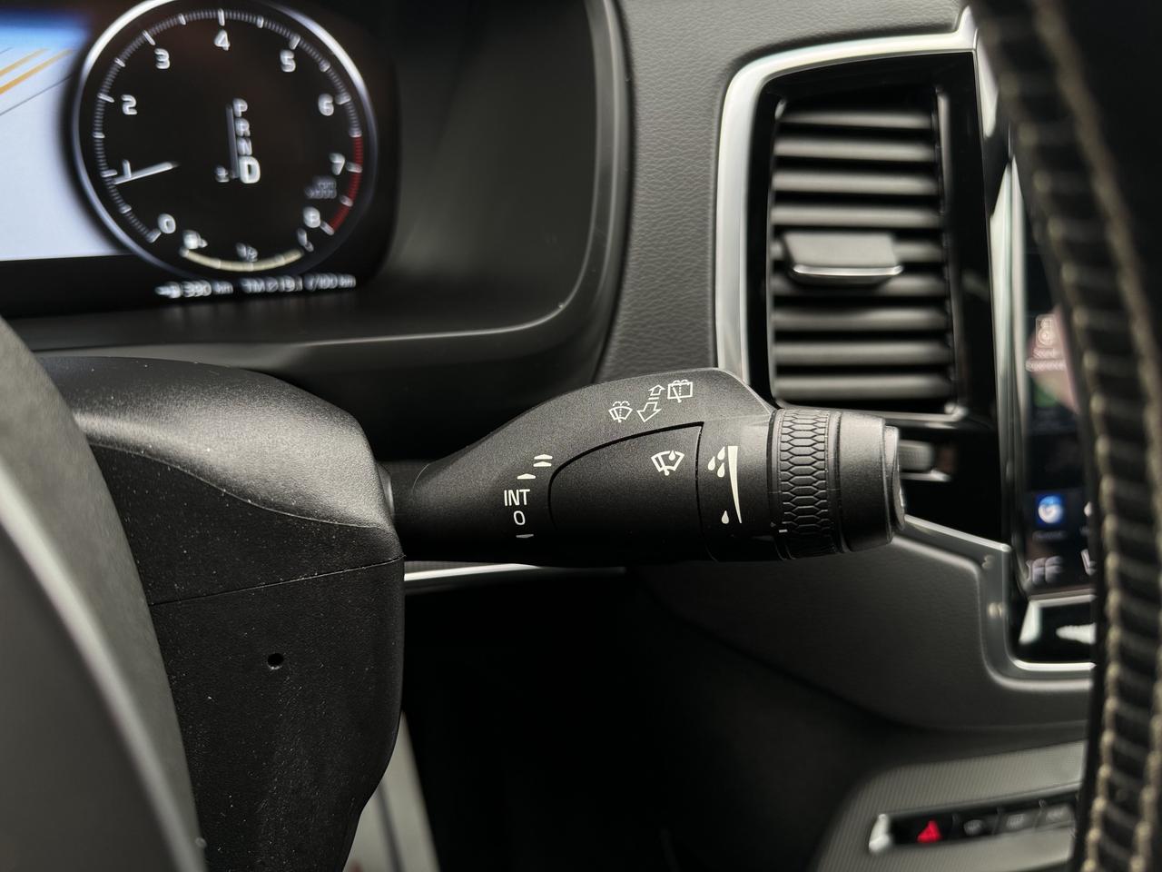 2021 Volvo XC90 T6 AWD R-Design 7-Seater Photo
