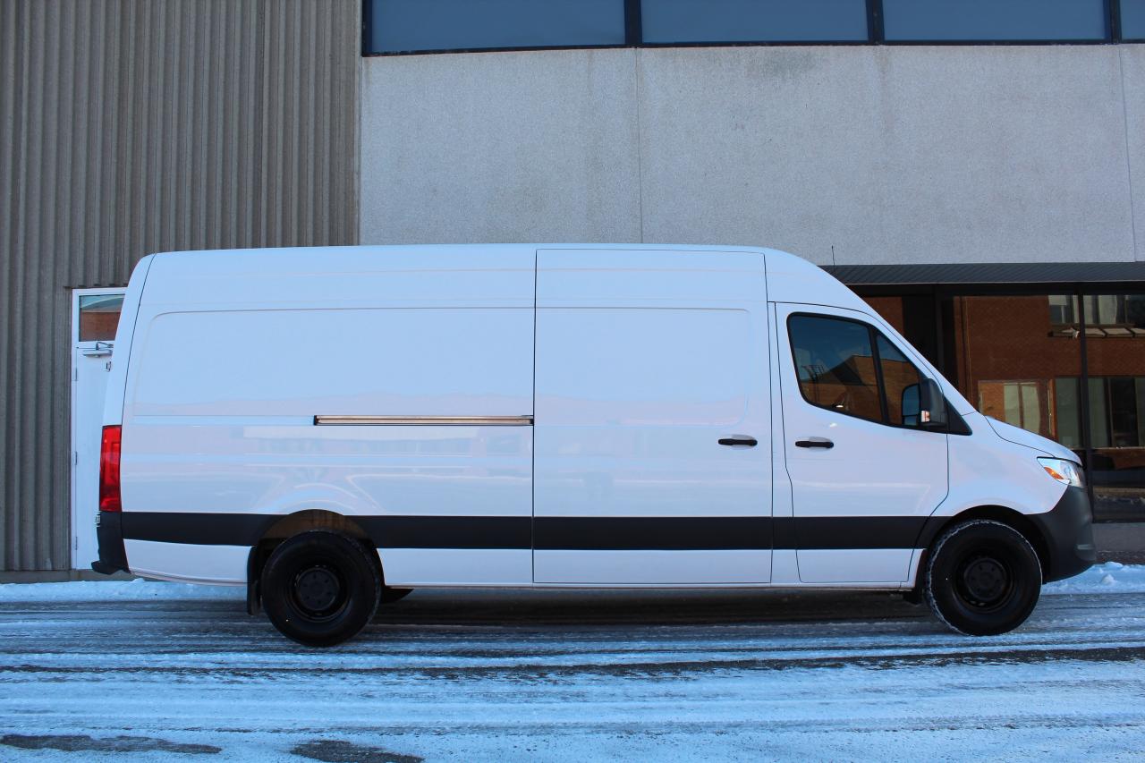 2021 Mercedes-Benz Sprinter Cargo Van 170" - "FULL SIZE" - "DIESEL" - "3 SEATER" Photo3