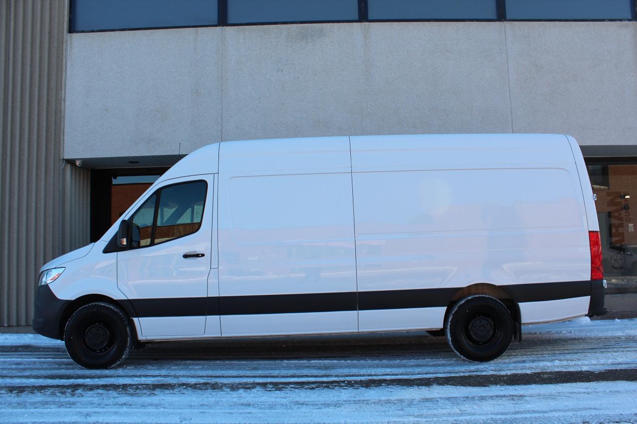 2021 Mercedes-Benz Sprinter Cargo Van 170" - "FULL SIZE" - "DIESEL" - "3 SEATER" Photo0