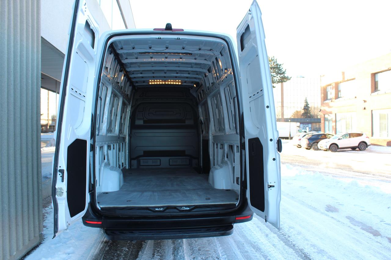 2021 Mercedes-Benz Sprinter Cargo Van 170" - "FULL SIZE" - "DIESEL" - "3 SEATER" Photo