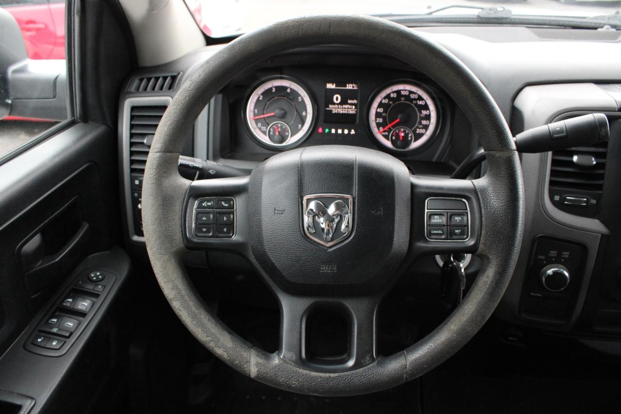 2018 RAM 1500 Tradesman Crew Cab 4WD 5.7L HEMI NO ACCIDENT SAFET Photo