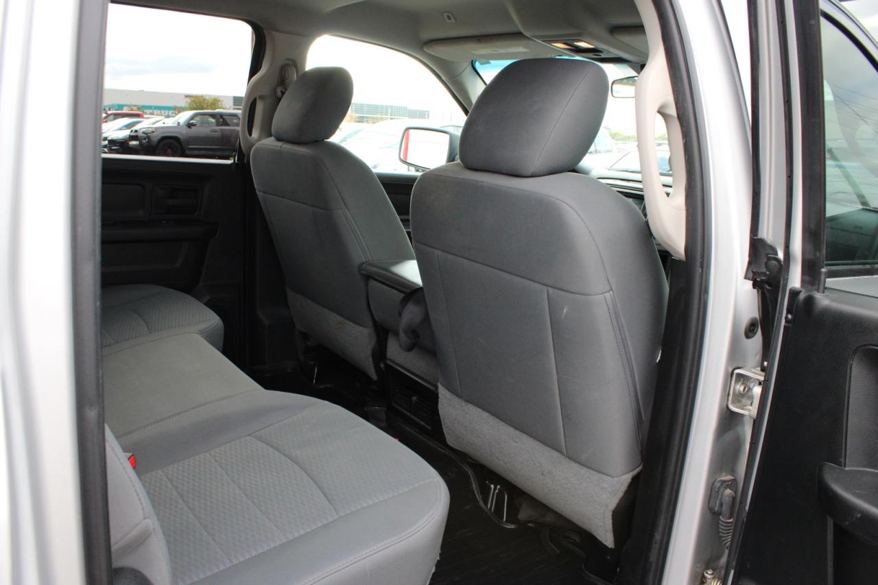 2018 RAM 1500 Tradesman Crew Cab 4WD 5.7L HEMI NO ACCIDENT SAFET Photo