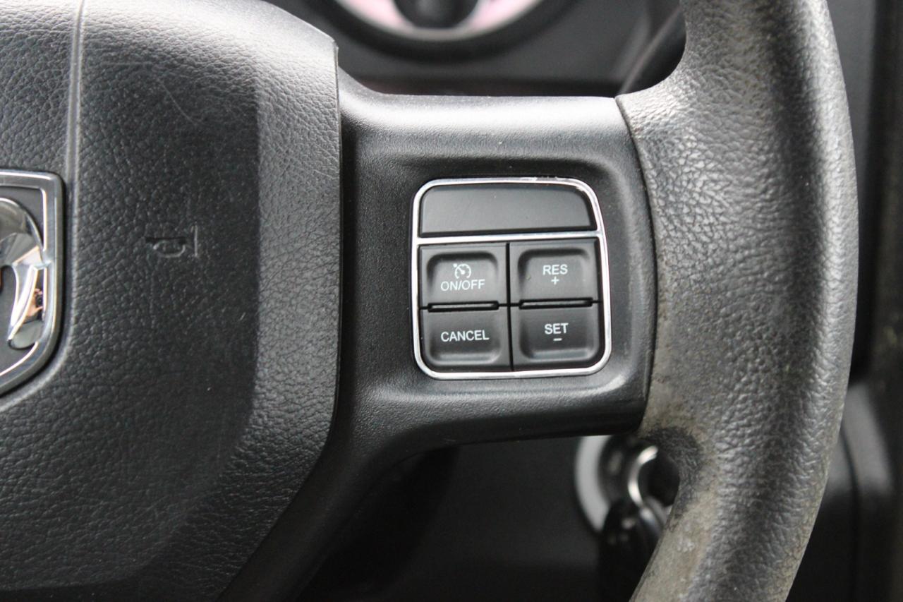 2018 RAM 1500 Tradesman Crew Cab 4WD 5.7L HEMI NO ACCIDENT SAFET Photo