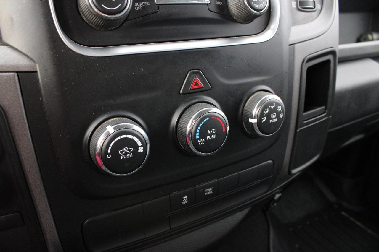 2018 RAM 1500 Tradesman Crew Cab 4WD 5.7L HEMI NO ACCIDENT SAFET Photo