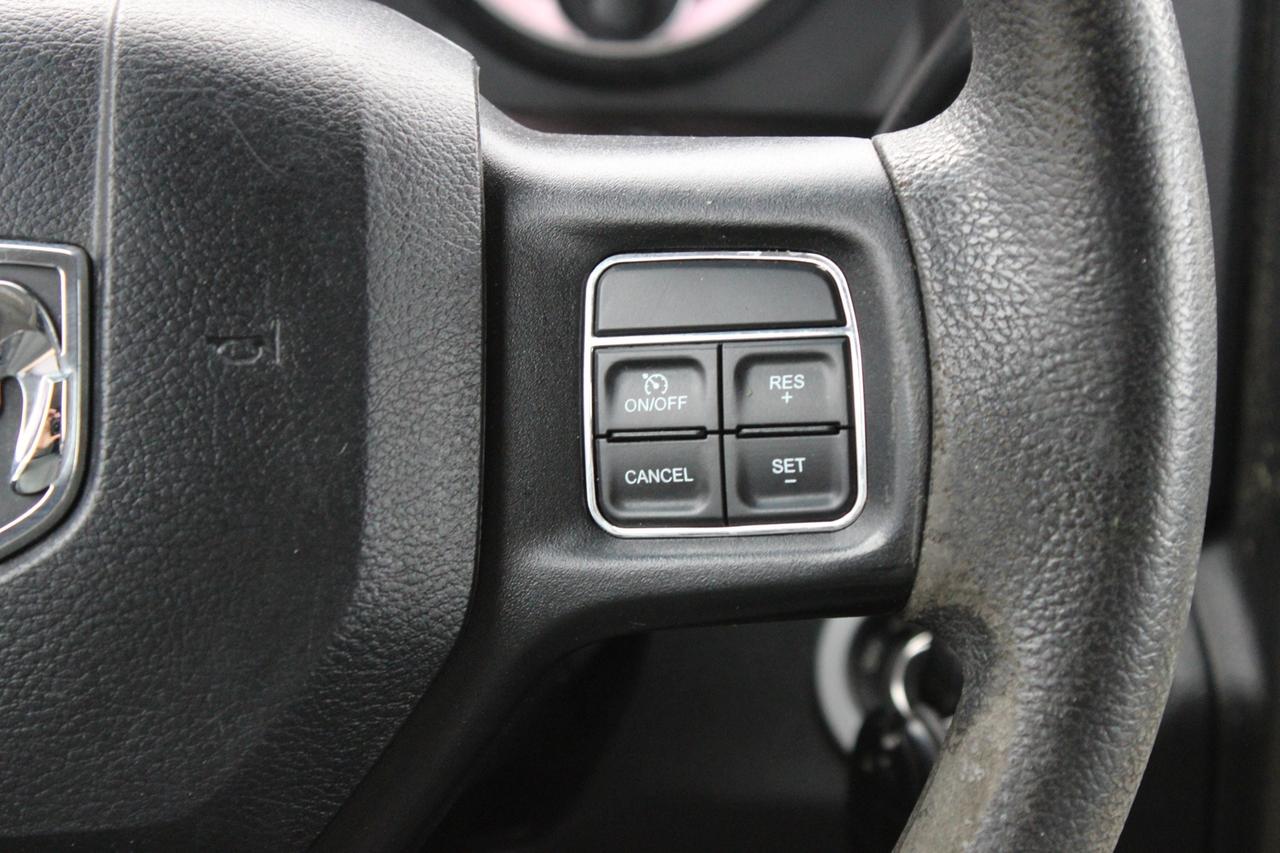 2018 RAM 1500 Tradesman Crew Cab 4WD 5.7L HEMI NO ACCIDENT SAFET Photo