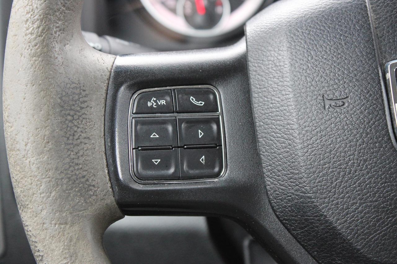 2018 RAM 1500 Tradesman Crew Cab 4WD 5.7L HEMI NO ACCIDENT SAFET Photo