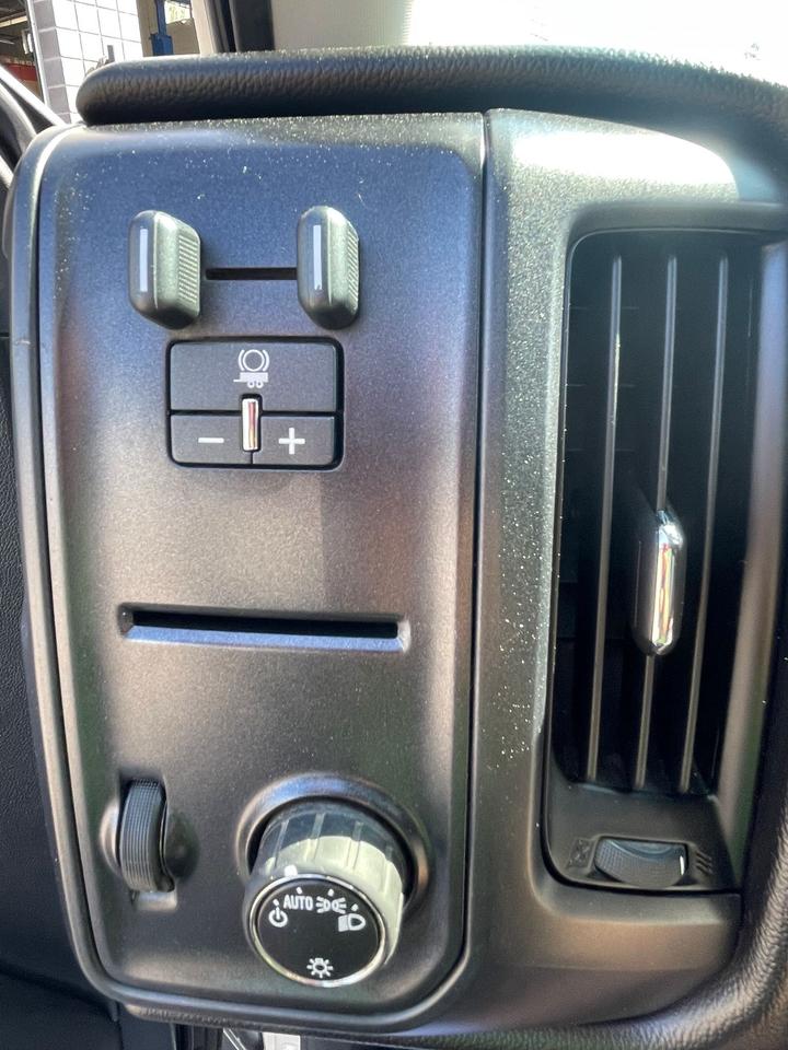 2016 Chevrolet Silverado 1500 4WD Crew Cab 143.5  Work Truck Photo