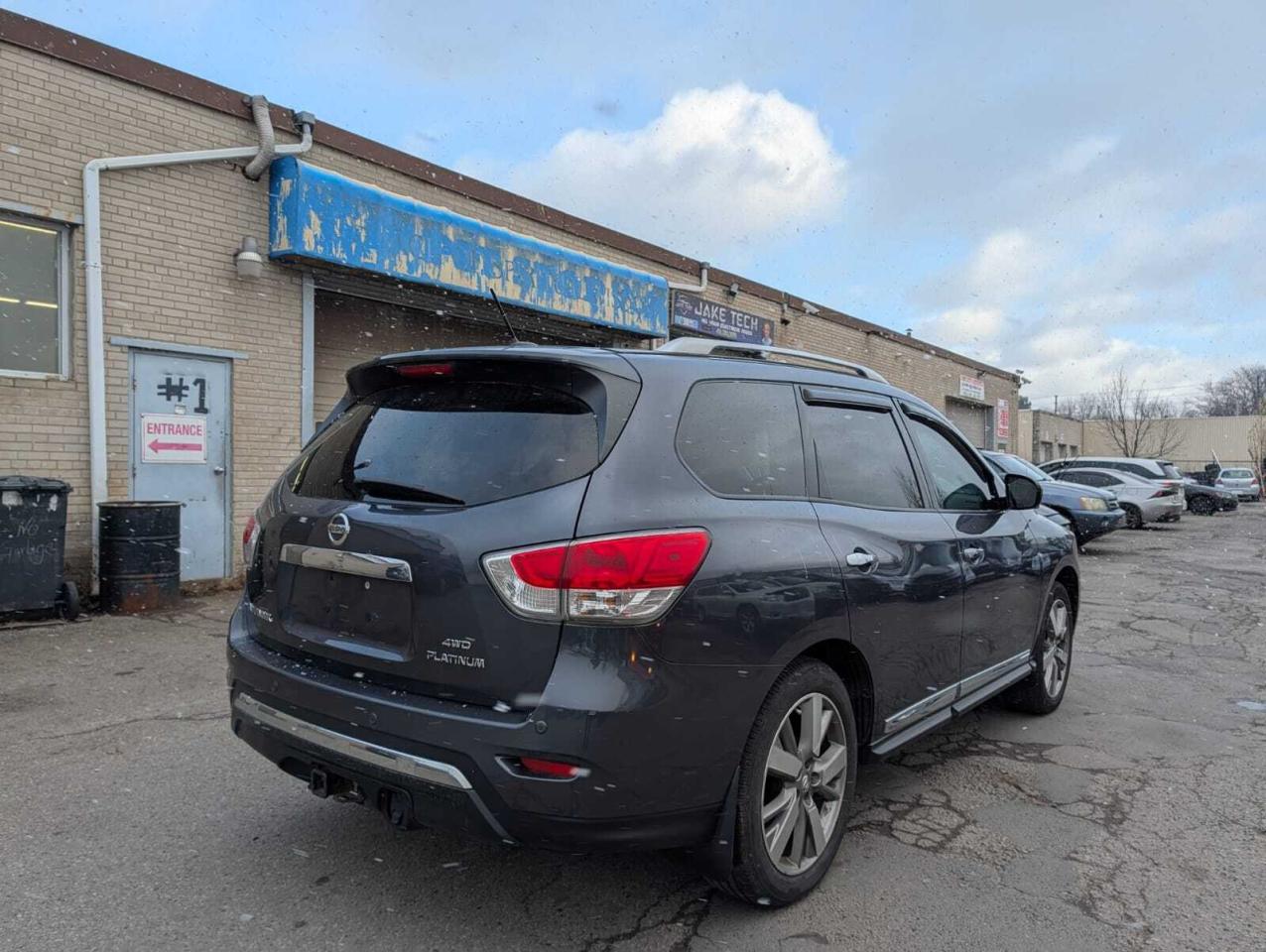 2014 Nissan Pathfinder 4WD 4dr S • Accident Free Photo3