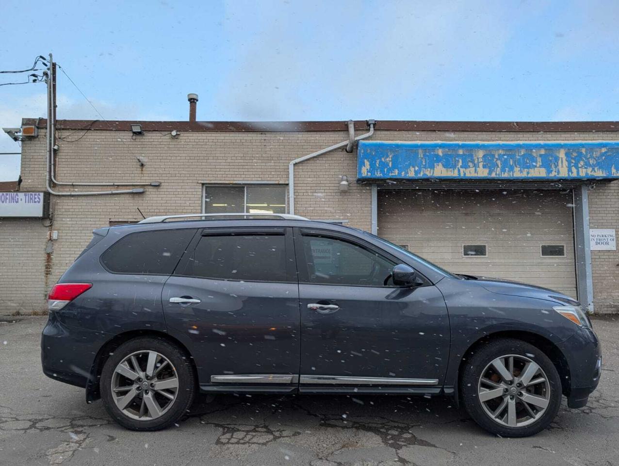 2014 Nissan Pathfinder 4WD 4dr S • Accident Free Photo