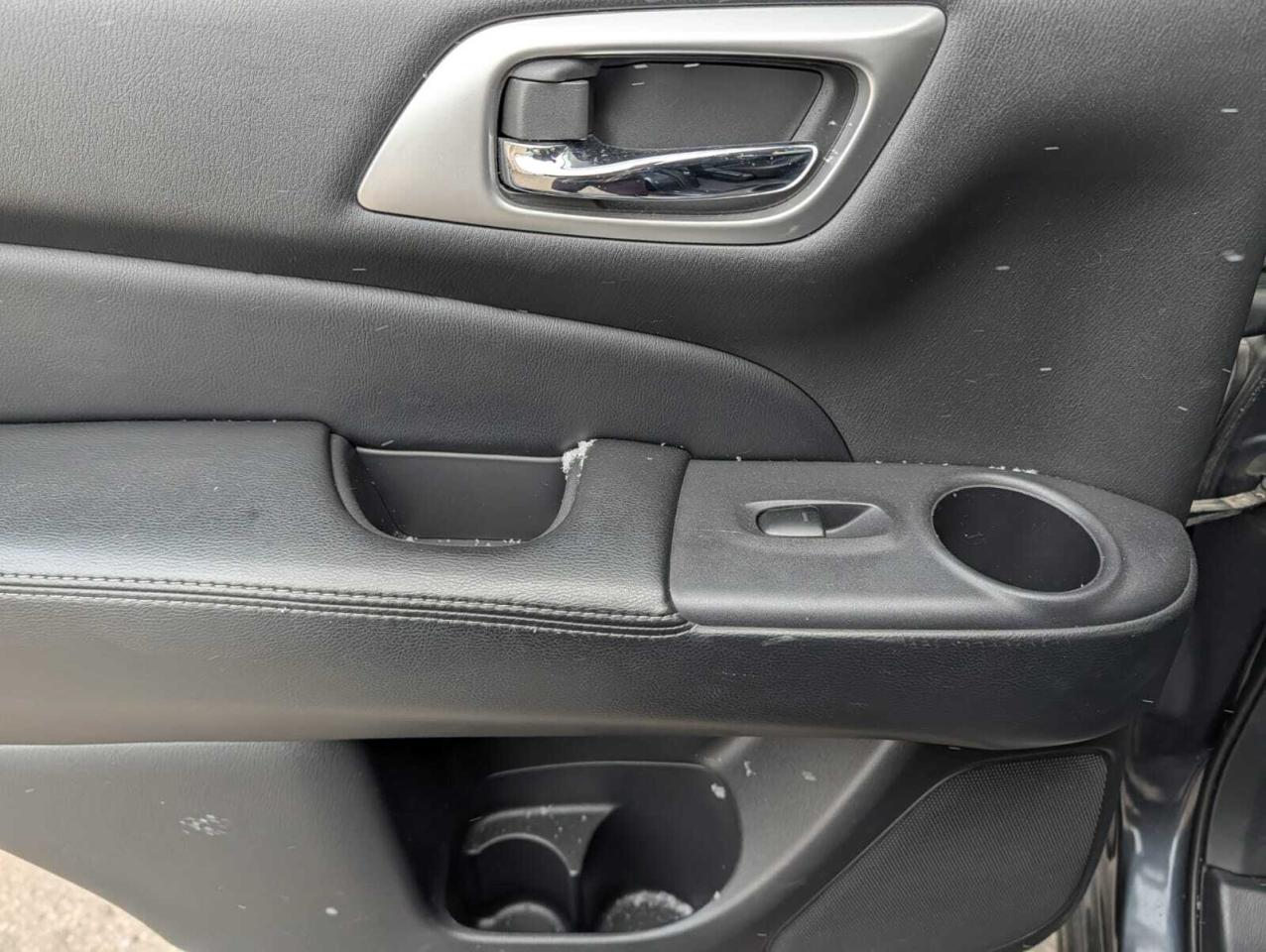 2014 Nissan Pathfinder 4WD 4dr S • Accident Free Photo