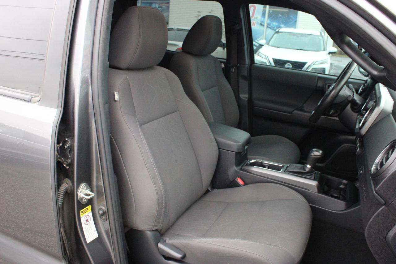 2017 Toyota Tacoma SR5 TRD Sport 4WD   No Accident   Certified   Sunr Photo