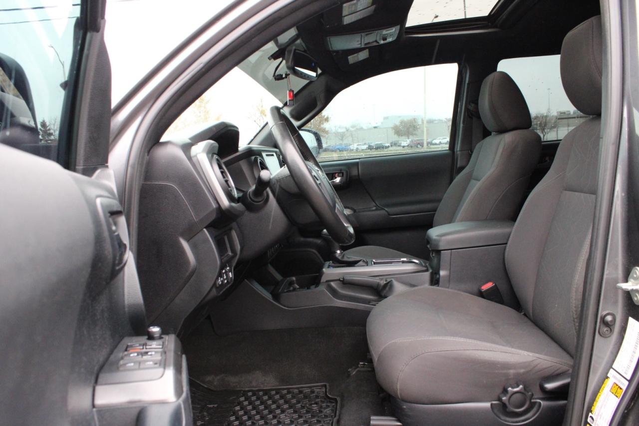 2017 Toyota Tacoma SR5 TRD Sport 4WD   No Accident   Certified   Sunr Photo