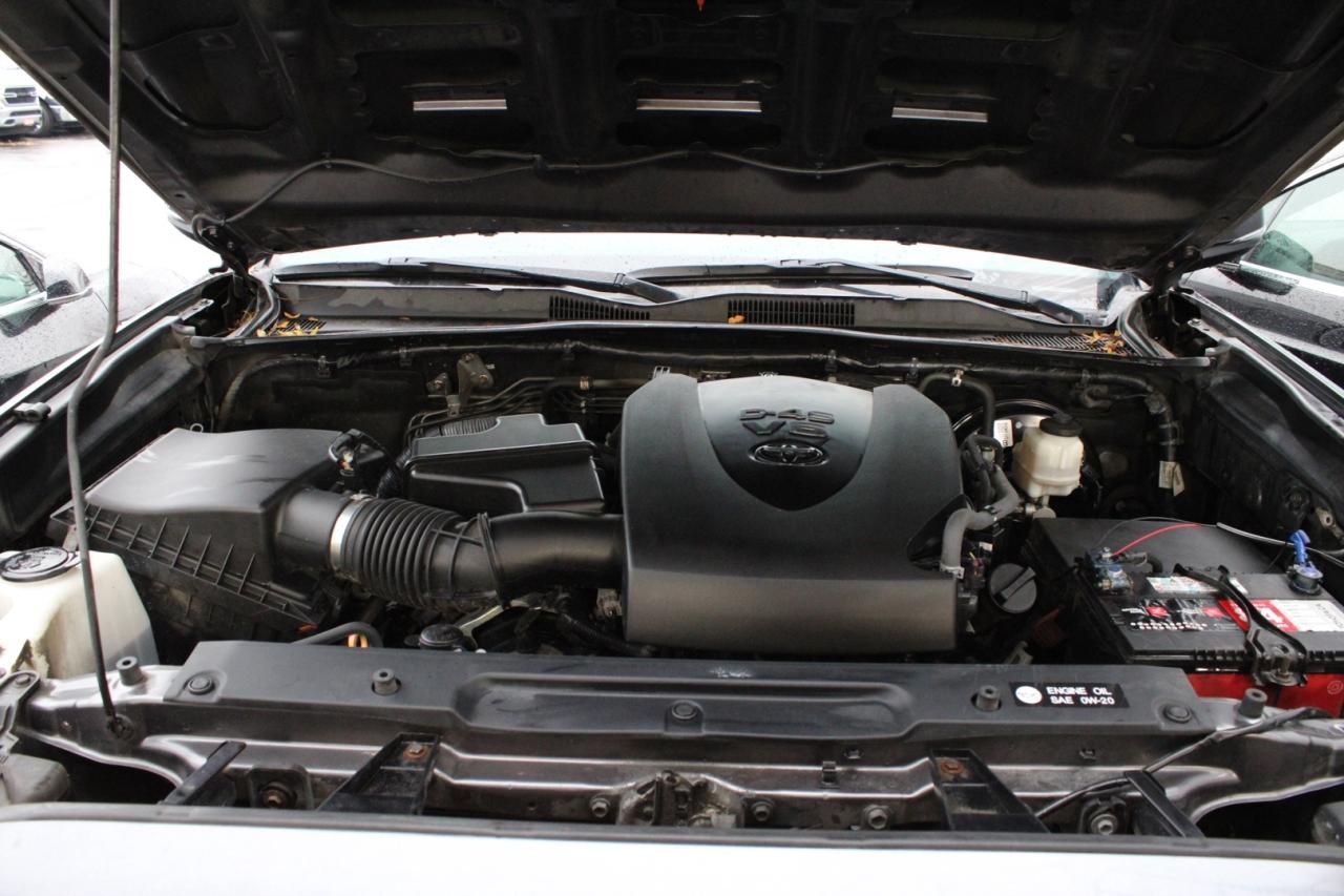 2017 Toyota Tacoma SR5 TRD Sport 4WD   No Accident   Certified   Sunr Photo