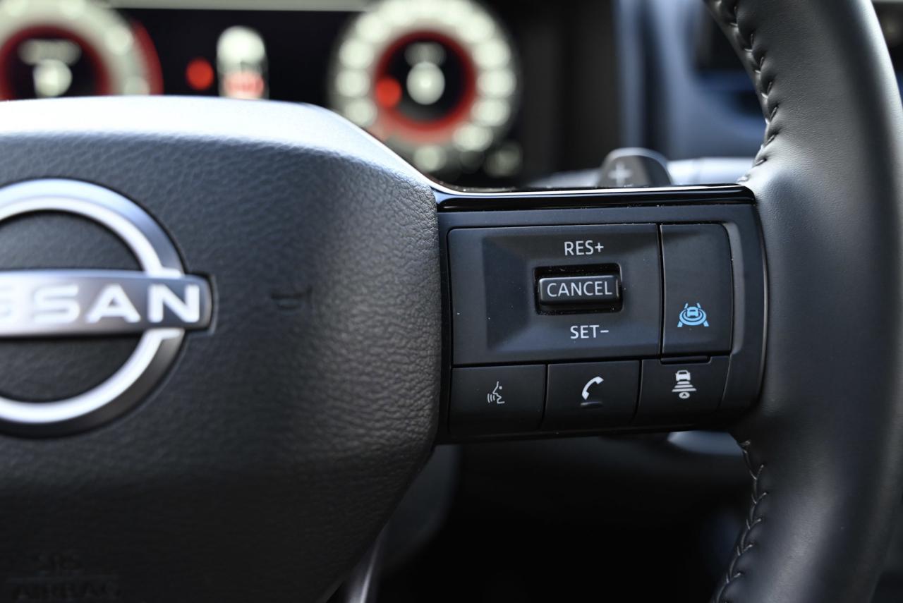 2025 Nissan Rogue Platinum/ Nissan Company Vehicle Photo