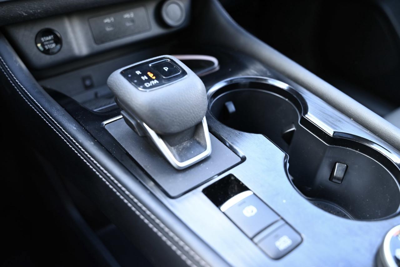 2025 Nissan Rogue Platinum/ Nissan Company Vehicle Photo