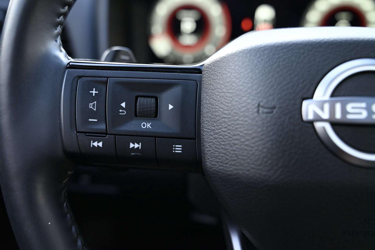 2025 Nissan Rogue Platinum/ Nissan Company Vehicle Photo