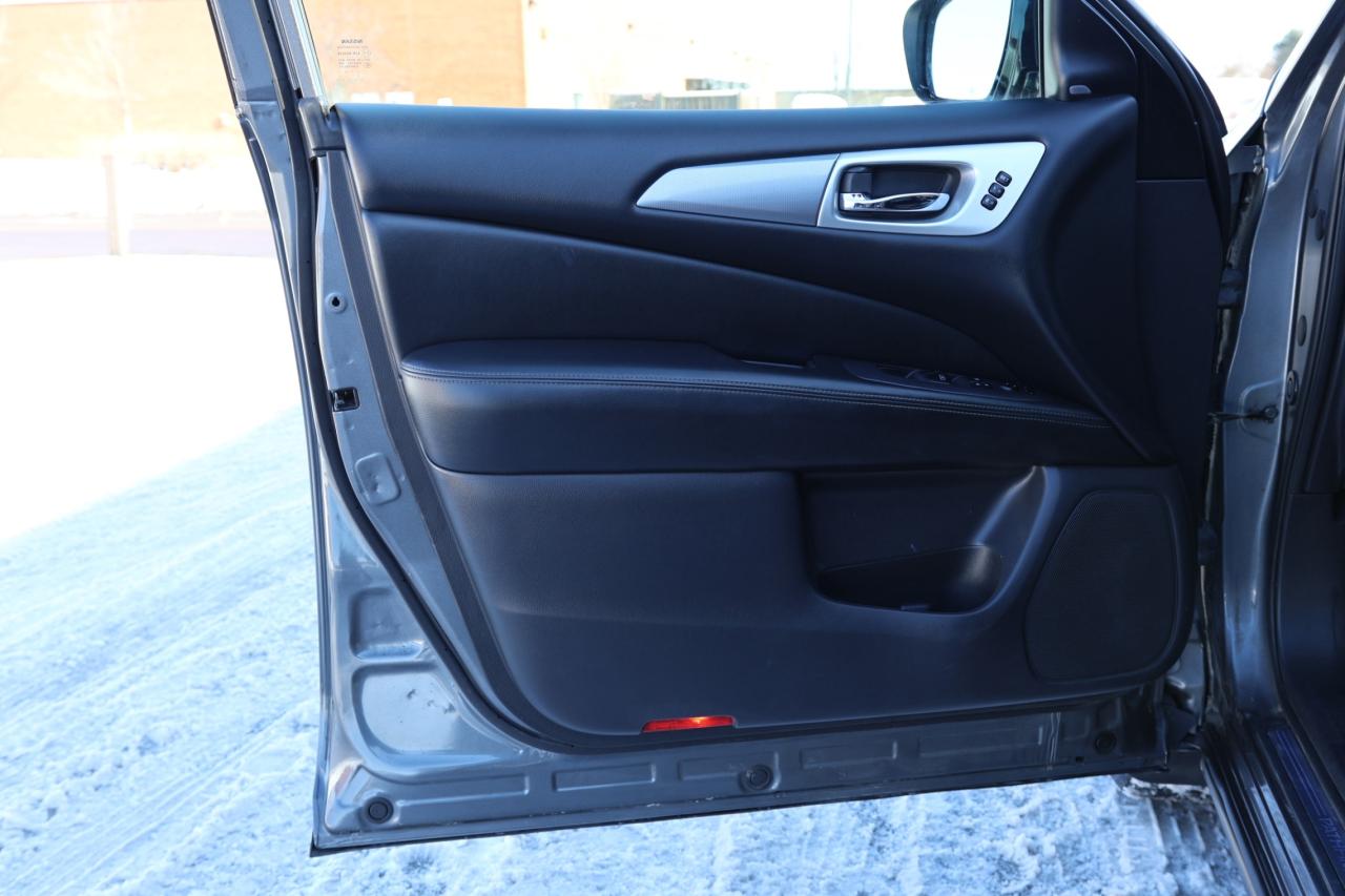 2017 Nissan Pathfinder SL-PREMIUM-4WD/7PASS/NAV/360 CAM/BLIS/LEATHER/SUNR Photo