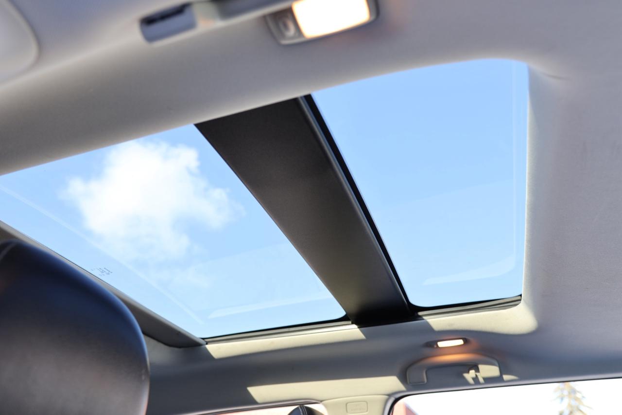 2017 Nissan Pathfinder SL-PREMIUM-4WD/7PASS/NAV/360 CAM/BLIS/LEATHER/SUNR Photo