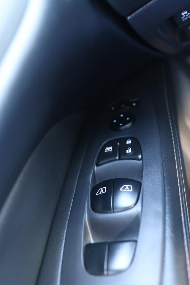 2017 Nissan Pathfinder SL-PREMIUM-4WD/7PASS/NAV/360 CAM/BLIS/LEATHER/SUNR Photo