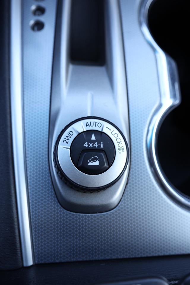 2017 Nissan Pathfinder SL-PREMIUM-4WD/7PASS/NAV/360 CAM/BLIS/LEATHER/SUNR Photo