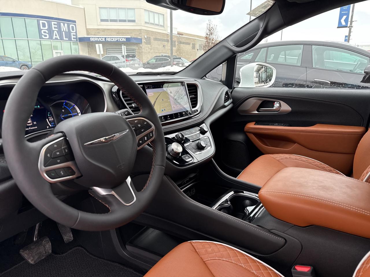 2024 Chrysler Pacifica Hybrid Navi Pwr Sunroof B-Cam Rain Sensing Photo