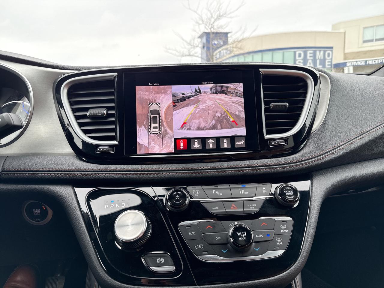 2024 Chrysler Pacifica Hybrid Navi Pwr Sunroof B-Cam Rain Sensing Photo