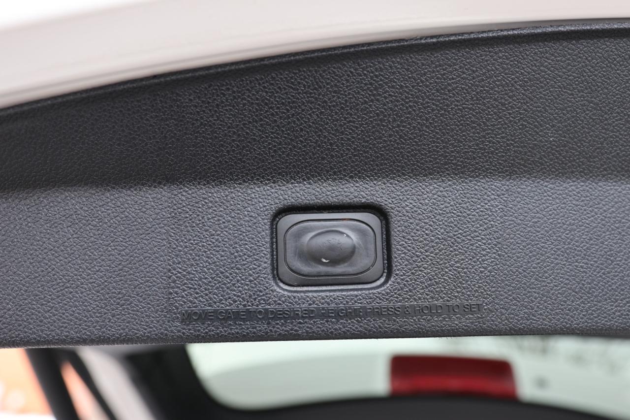 2017 Ford Explorer XLT-4WD-7 PASS/R STARTER/NAV/LEATHER/B CAM/CARPLAY Photo