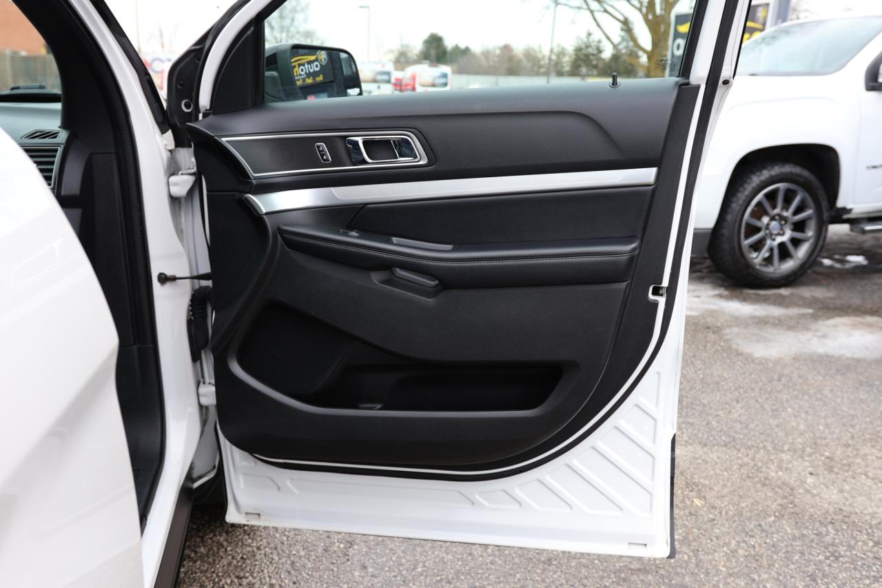 2017 Ford Explorer XLT-4WD-7 PASS/R STARTER/NAV/LEATHER/B CAM/CARPLAY Photo