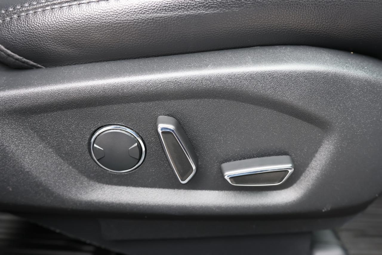 2017 Ford Explorer XLT-4WD-7 PASS/R STARTER/NAV/LEATHER/B CAM/CARPLAY Photo