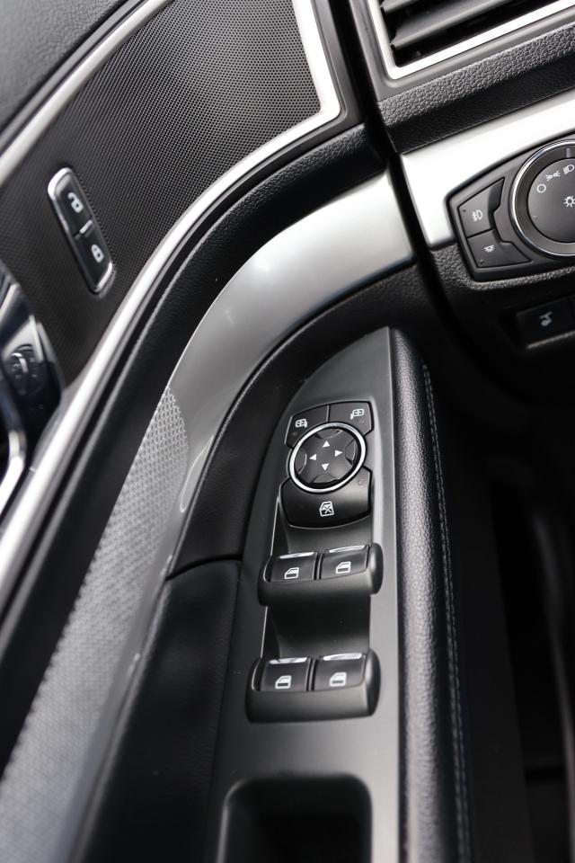 2017 Ford Explorer XLT-4WD-7 PASS/R STARTER/NAV/LEATHER/B CAM/CARPLAY Photo