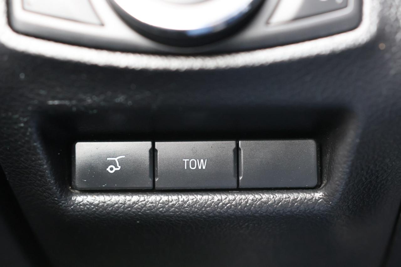 2017 Ford Explorer XLT-4WD-7 PASS/R STARTER/NAV/LEATHER/B CAM/CARPLAY Photo