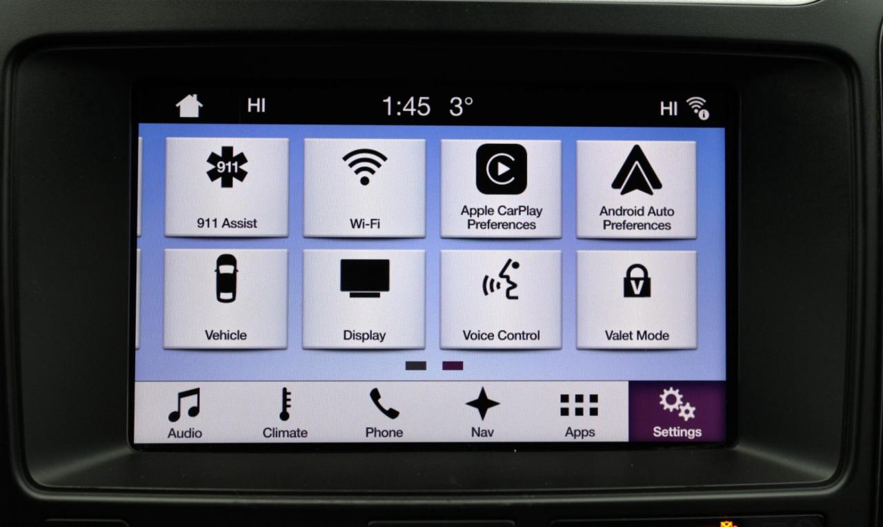 2017 Ford Explorer XLT-4WD-7 PASS/R STARTER/NAV/LEATHER/B CAM/CARPLAY Photo