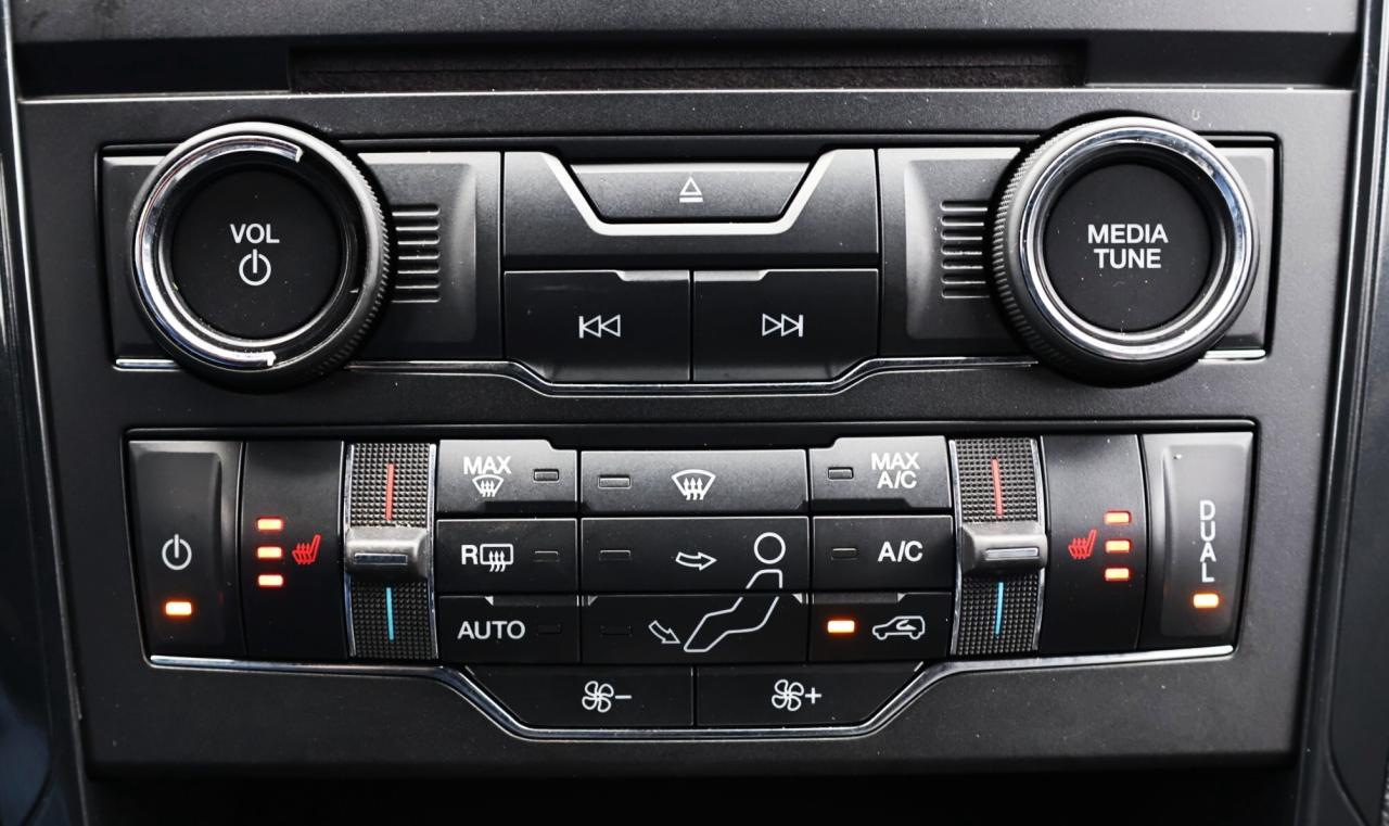 2017 Ford Explorer XLT-4WD-7 PASS/R STARTER/NAV/LEATHER/B CAM/CARPLAY Photo