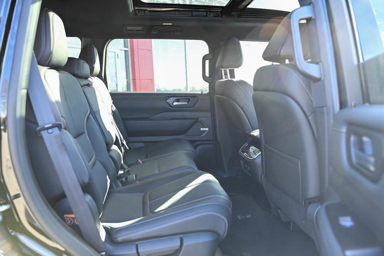 2025 Nissan Armada PRO-4X/ Nissan Company Vehicle/ Low Kilo/ Rare SUV Photo