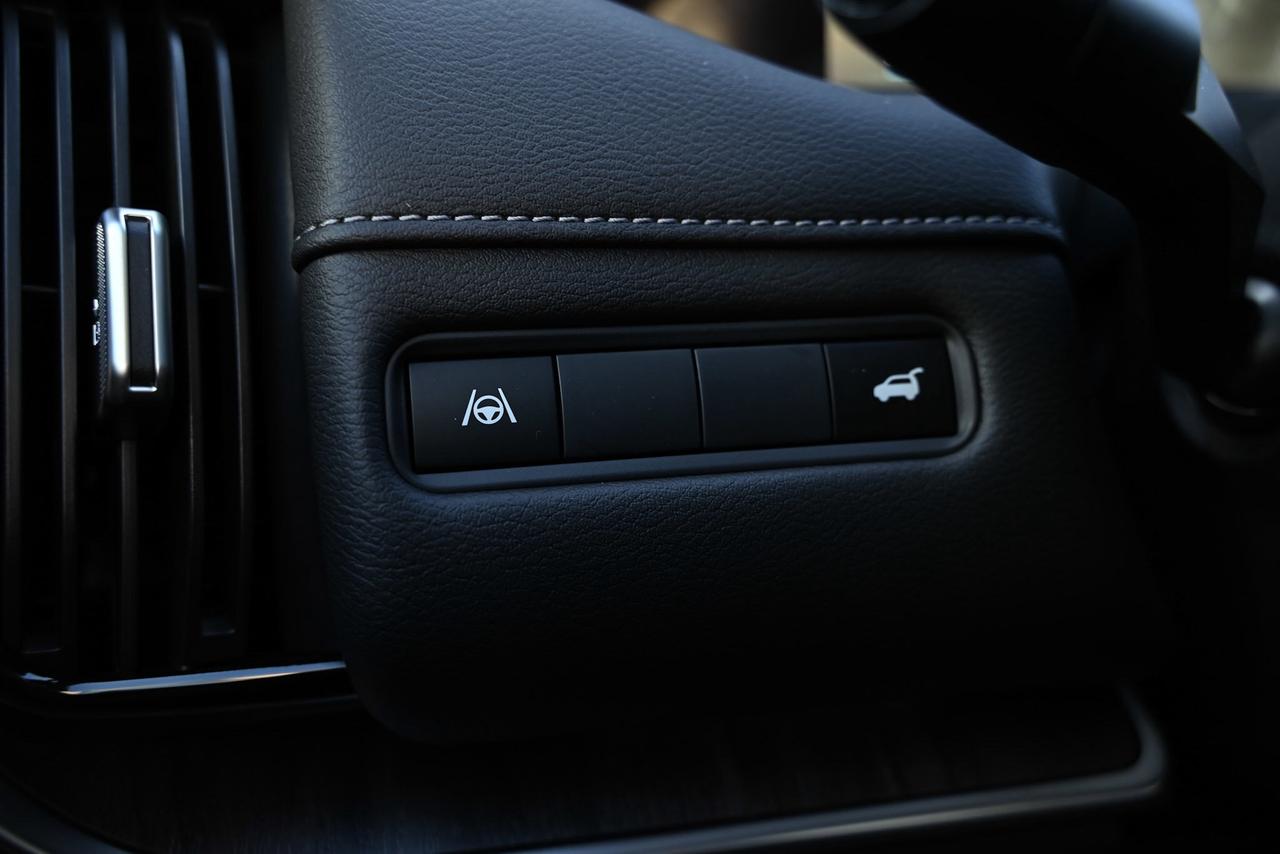 2025 Nissan Armada PRO-4X/ Nissan Company Vehicle/ Low Kilo/ Rare SUV Photo