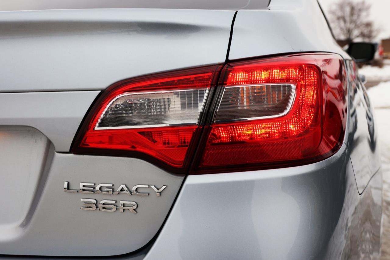 2016 Subaru Legacy LIMITED-3.6R-AWD/NAV/LEATHER/SUNROOF/BLIS/F&R HEAT Photo