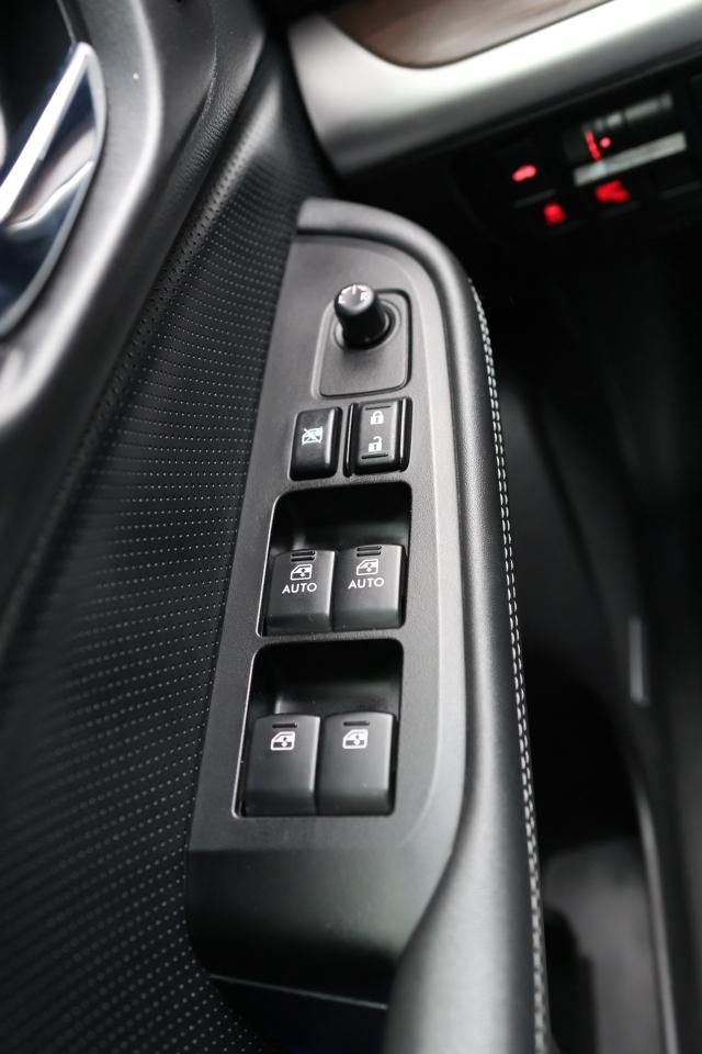 2016 Subaru Legacy LIMITED-3.6R-AWD/NAV/LEATHER/SUNROOF/BLIS/F&R HEAT Photo