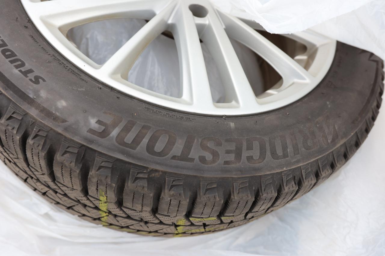 2016 Subaru Legacy LIMITED-3.6R-AWD/NAV/LEATHER/SUNROOF/BLIS/F&R HEAT Photo